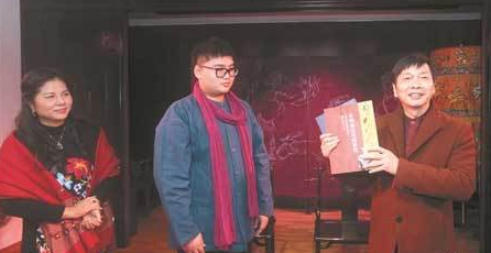 连续四年每年来泉学艺半月 旅美学子泉州正式拜师学南音