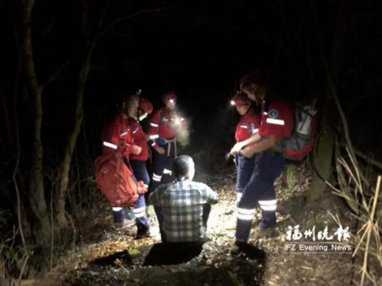 游客迷路被困鼓山磨溪　22名志愿者寒夜进山救援