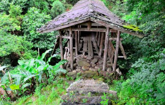 兩年前被泥石流沖毀 德化濟美古廊橋修繕完成(圖)