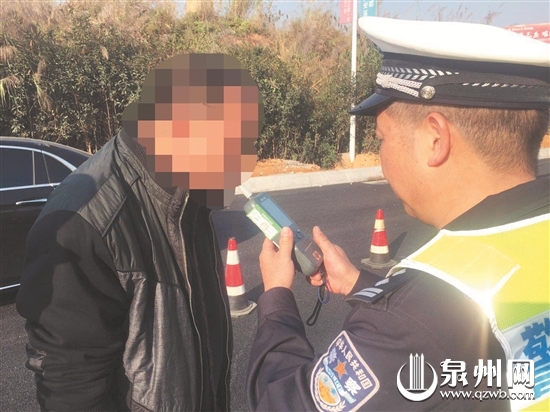 李某开车上高速被查出酒驾