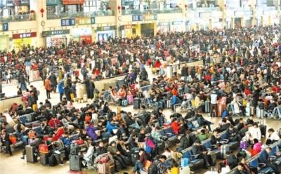 武汉铁路客流持续走高 三大站昨发送旅客29.8万人次