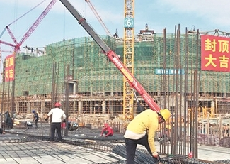 晋江市第二体育中心项目抢抓工期 多个场馆完成封顶