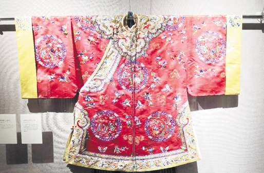 看慈禧穿的 金玉华裳传统服饰臻萃展在泉州举行