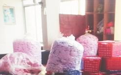 晋江41岁男子偷偷加工生产假冒品牌卫生用品 在家中被抓