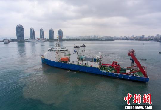 “深海勇士”返航三亚创中国载人深潜多项纪录