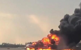 俄客机起火迫降至少40人遇难 乘客：闪电击中飞机