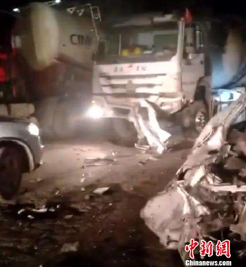 2018年11月13日西安发生一起重大道路交通事故。(资料图)视频截图