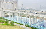 晋江南岸生态公园示范段 桥下荒地变“蓝”球场