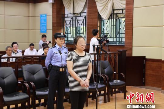 上海抢夺方向盘并引发事故女子获刑3年半。上海浦东新区人民法院供图