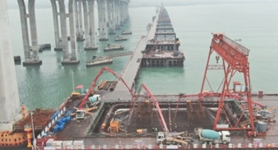 福厦铁路泉州湾跨海大桥主墩承台今日完成浇筑