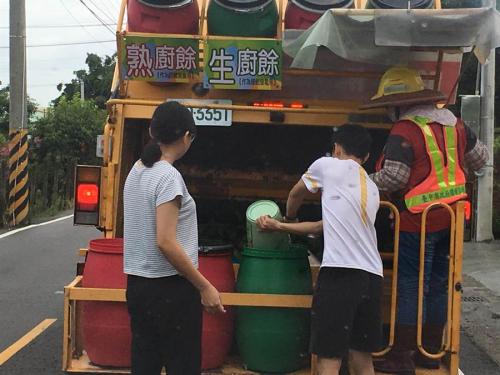 资料图：台湾垃圾车。图片来源：台湾中时电子报 陈世宗摄