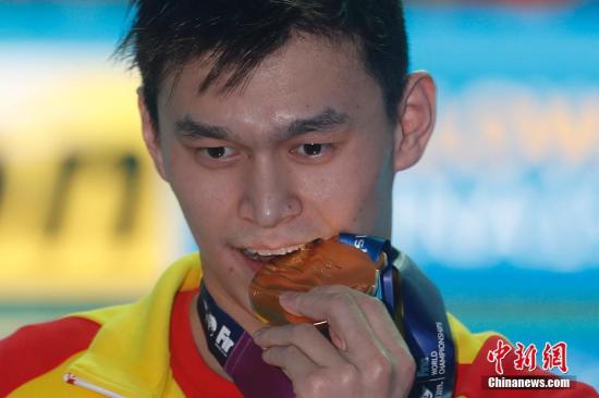 7月23日，在韩国光州举行的2019国际泳联世界游泳锦标赛男子200米自由泳决赛中，中国选手孙杨以1分44秒93的成绩获得冠军。<a target=