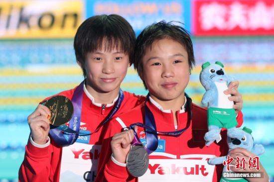 韩国光州游泳世锦赛，女子十米台中国选手包揽金牌银牌。<a target=