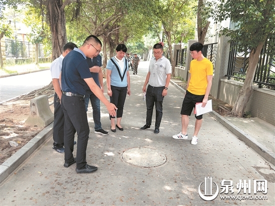 7月30日，罗山街道工作人员回访华泰社区，排污井盖污水外冒问题已经解决。