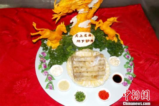 韩世兴在山西省第六届烹饪大赛中制作的参展作品。韩丽剑提供