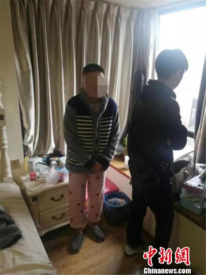 龙泉公安在杭州逮捕邵某。警方提供