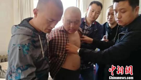 男子杀妻潜逃17年在内蒙古落网漂白身份藏身浴场