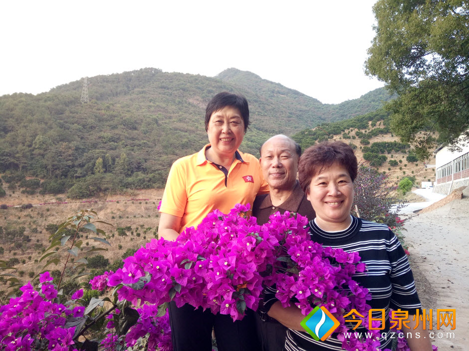 中国女排陈亚琼与《泉州企业家》杂志社一行参观永春聚园柑桔果园