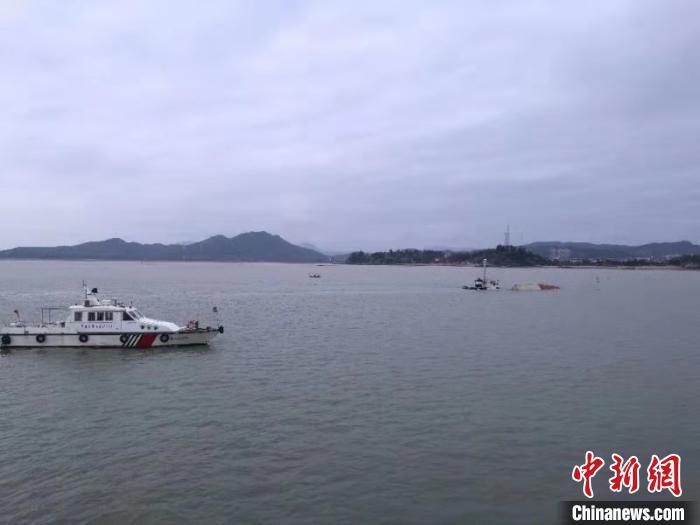 台湾籍杂货船闽江口水域碰撞沉没 7人获救2人失联