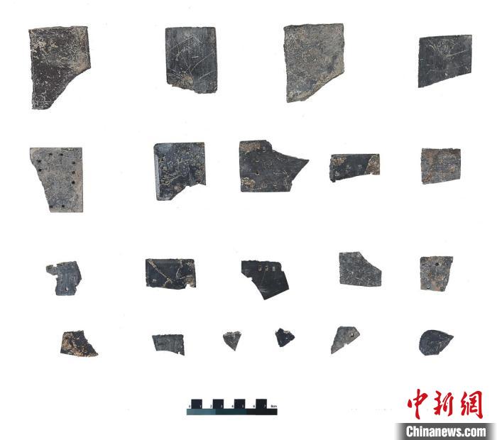 石坯料、废料。陕西省考古研究院