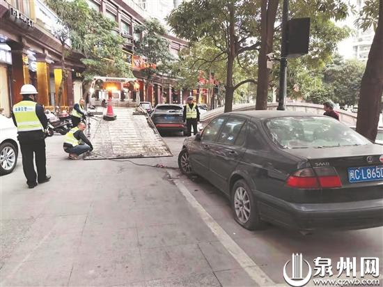 “僵尸车”被交警拖离