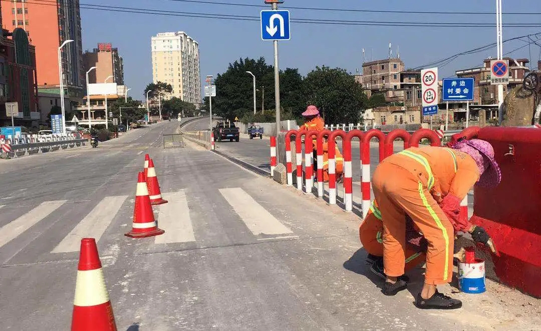 晋江公路分局积极开展国道324线磁灶路段路域整治