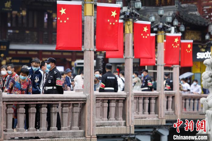 “五一”假期首日上海130家旅游景区接待游客45.6万人次