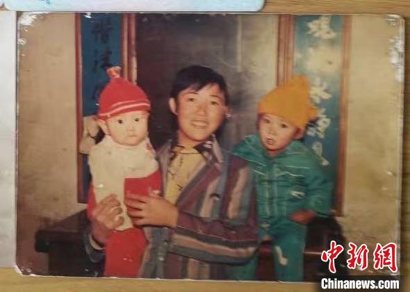 内蒙古7个月大婴儿被拐33年终回家父亲：一看就是我儿子