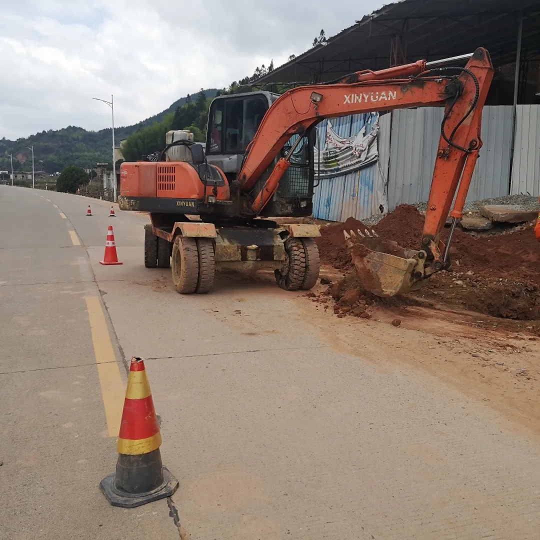 德化公路分局：通力合作清淤泥 顺利排除公路隐患