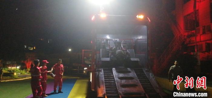 图为中国安能重庆分公司装载救援设备准备前往相关区县。 重庆市应急管理局供图
