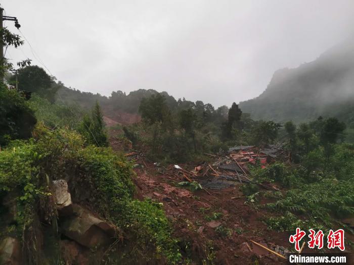 图为发生在云南彝良的地质灾害。云南省自然资源厅供图