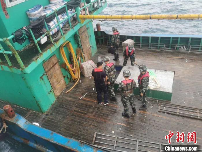 浙江台州海域：禁渔期内非法捕捞近50万余斤被查获